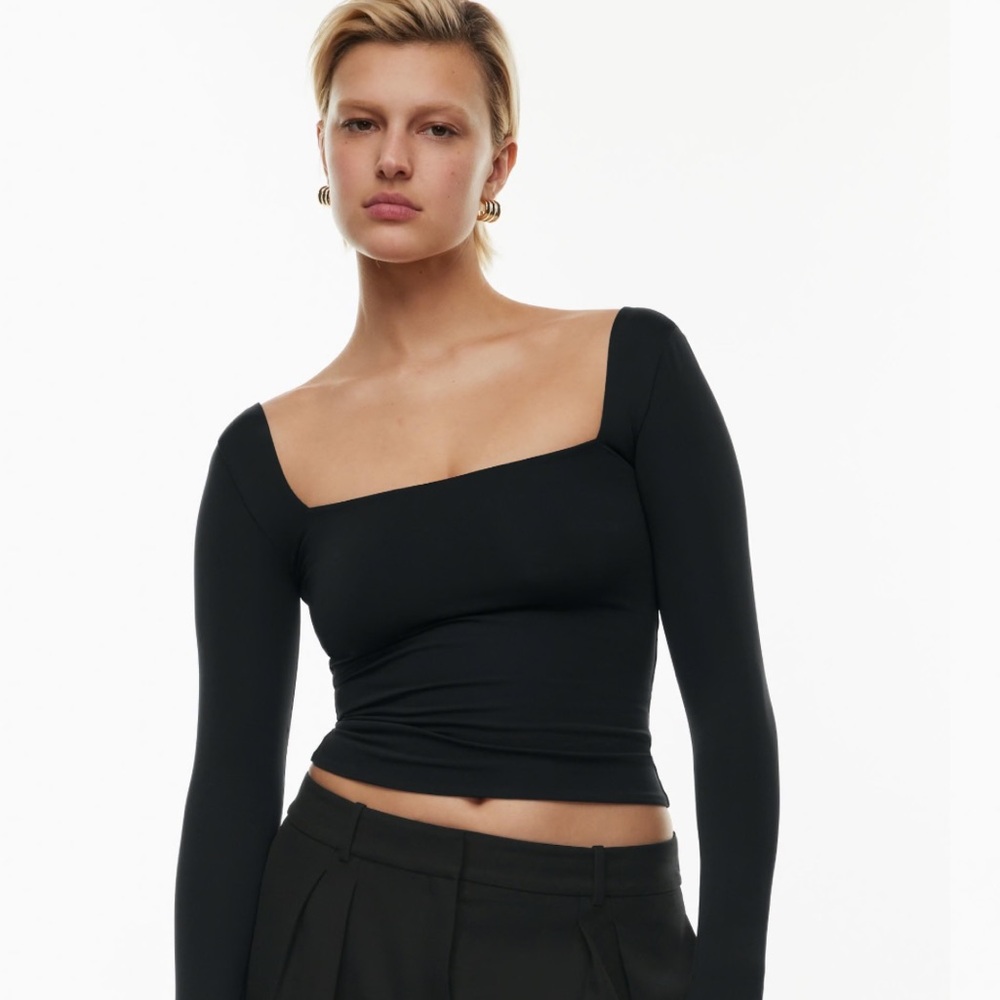 Babaton Contour Squareneck Longsleeve